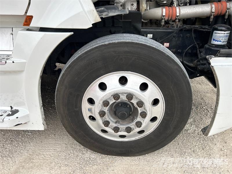 Freightliner Cascadia 126 6x4 Rebuilt Title** T/A Sleeper Truck Trekkers