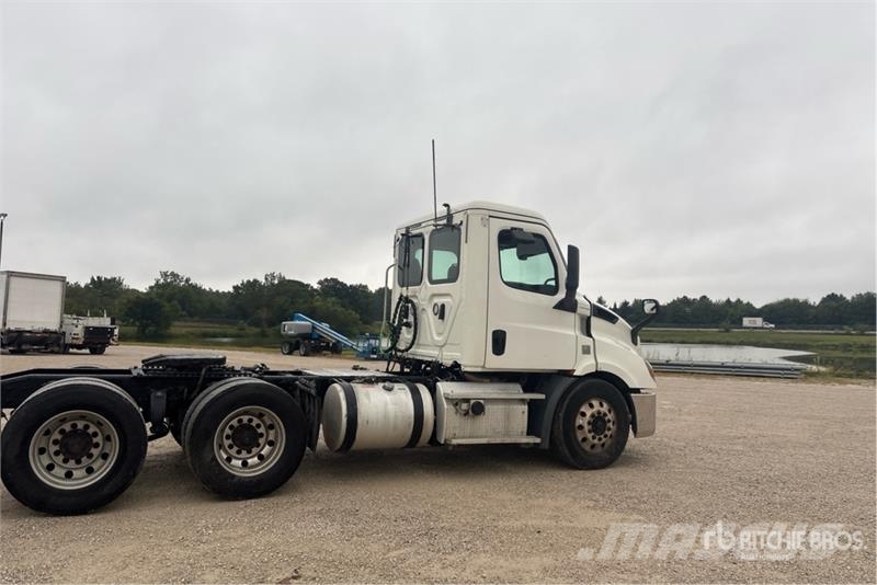 Freightliner Cascadia 116 Vilcēji
