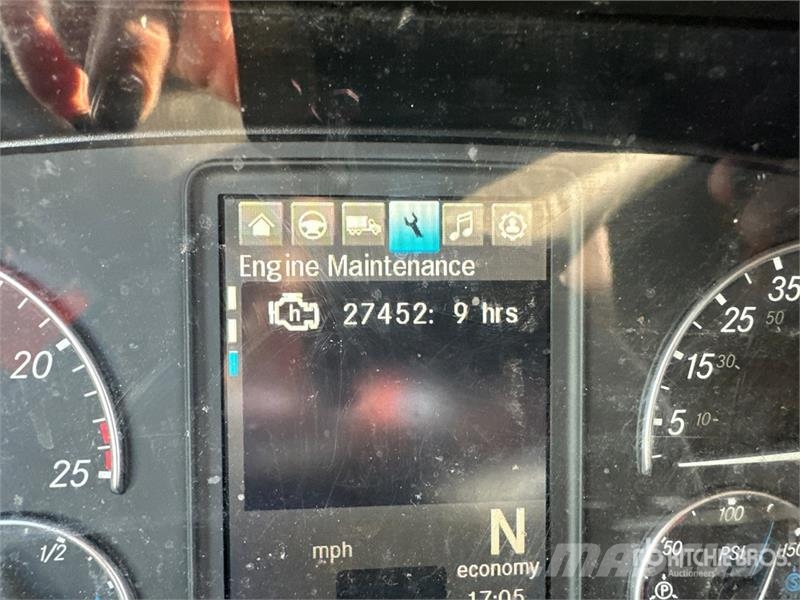 Freightliner Cascadia 126 6x4 T/A Sleeper Truck Tractor Влекачи