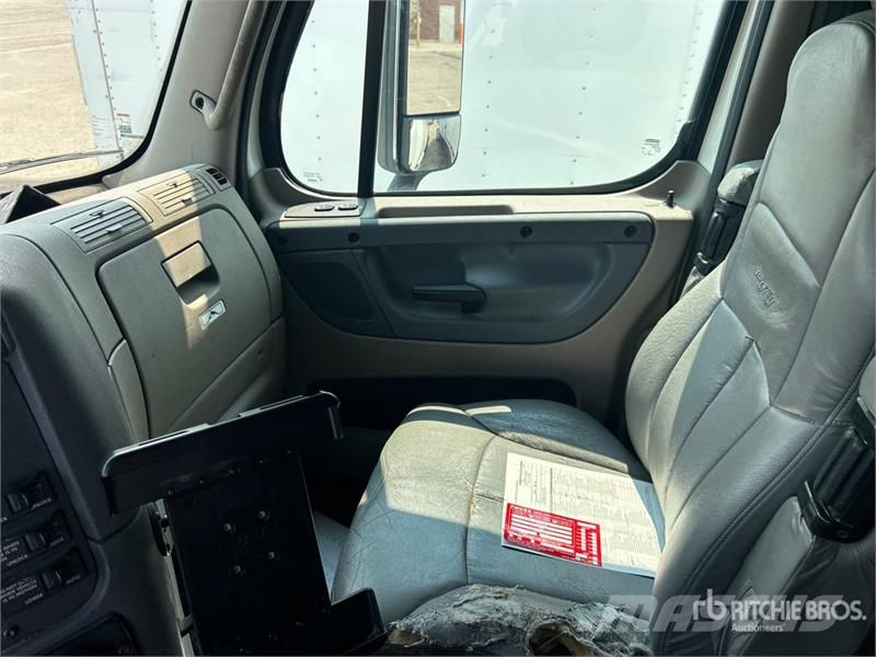 Freightliner Cascadia 125 6x4 T/A Sleeper Truck Tractor (Glider Tractor Units