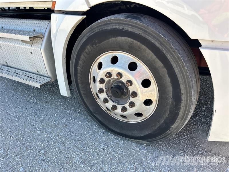 Freightliner Cascadia 126 Седельные тягачи