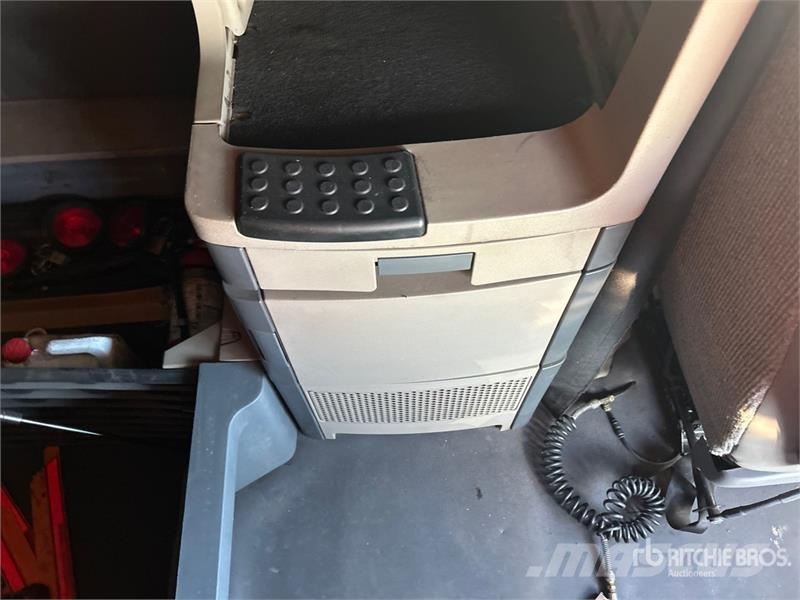 Freightliner Cascadia 125 6x4 T/A Sleeper Truck Tractor Autotractoare