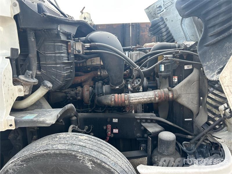 Freightliner Cascadia 125 6x4 T/A Sleeper Truck Tractor Vilcēji