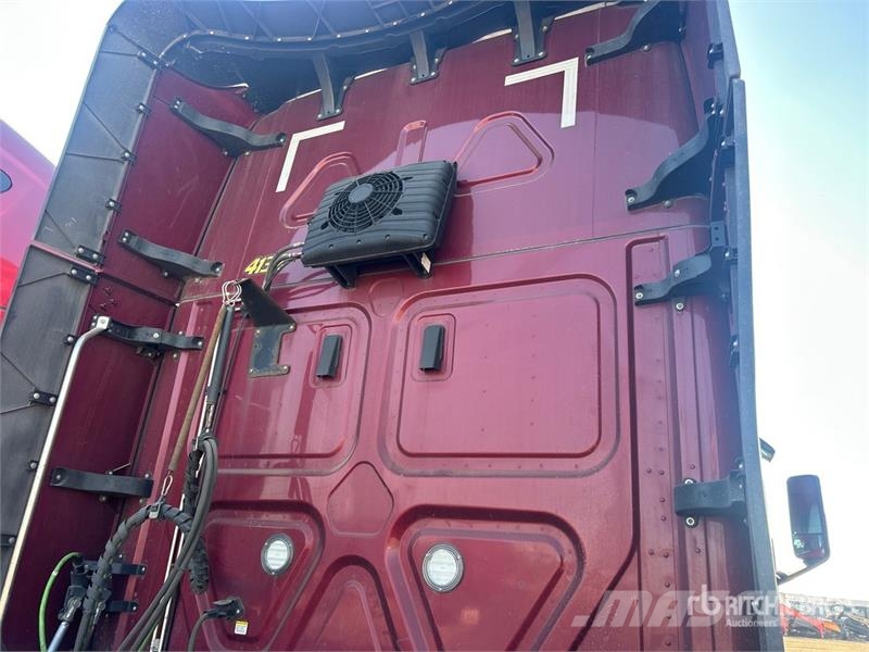 Freightliner Cascadia 126 曳引機組件