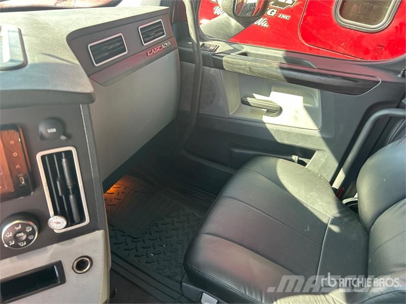 Freightliner Cascadia 126 曳引機組件