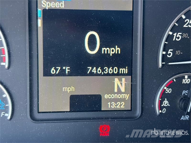 Freightliner Cascadia 126 6x4 T/A Sleeper Truck Tractor Autotractoare