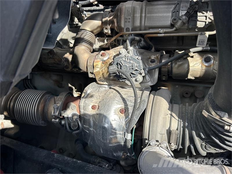 Freightliner Cascadia 126 6x4 T/A Sleeper Truck Tractor Vilcēji