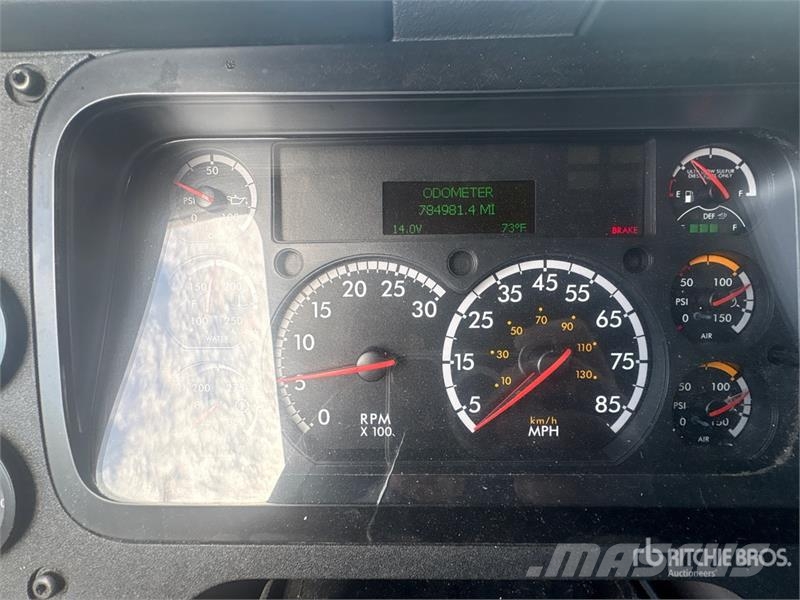 Freightliner Cascadia 125 6x4 T/A Sleeper Truck Tractor Влекачи