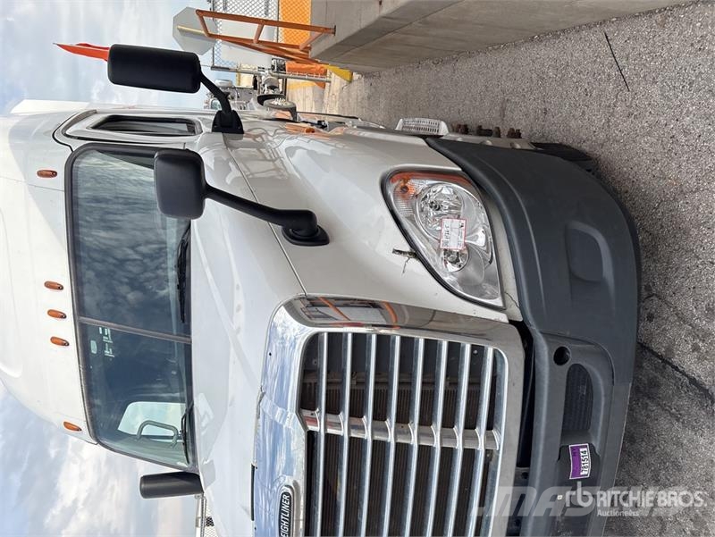 Freightliner Cascadia 125 T/A Sleeper Truck Tractor Sattelzugmaschinen