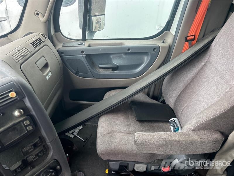 Freightliner Cascadia 125 6x4 T/A Sleeper Truck Tractor Sattelzugmaschinen