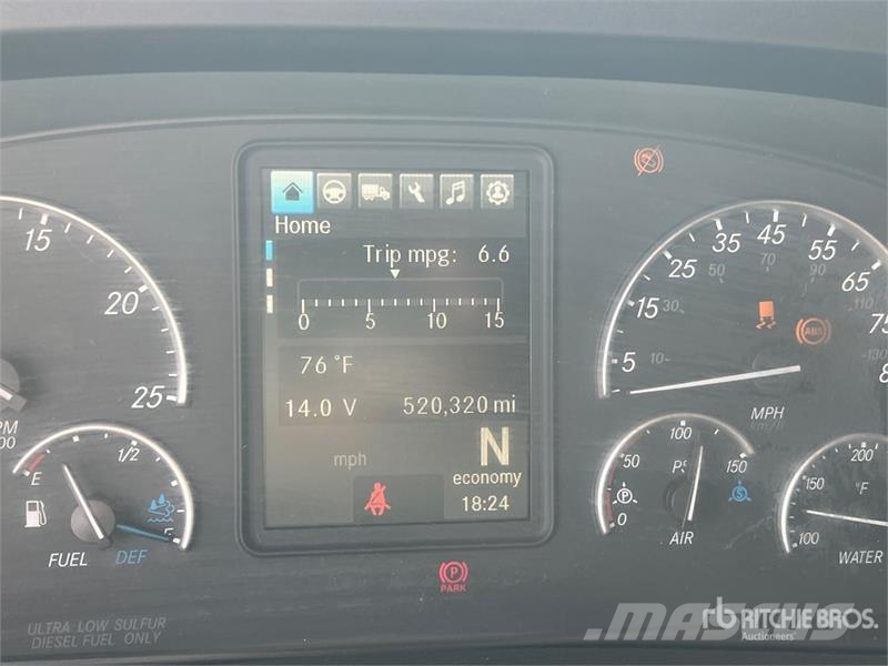 Freightliner Cascadia 126 6x4 T/A Sleeper Truck Tractor Sattelzugmaschinen