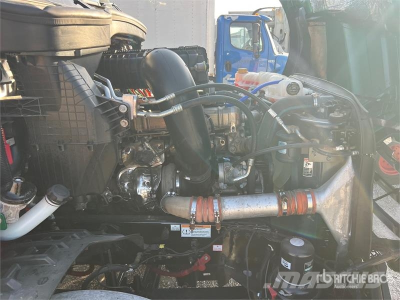 Freightliner Cascadia 126 Седельные тягачи