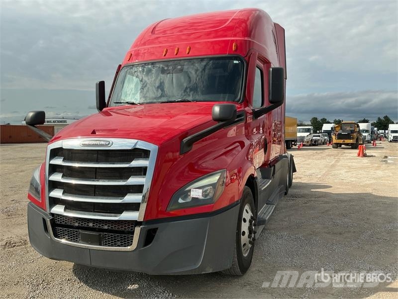 Freightliner Cascadia 126 6x4 T/A Sleeper Truck Tractor Sattelzugmaschinen