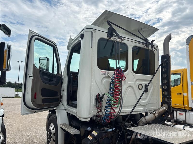 Freightliner Cascadia 113 Prime Movers