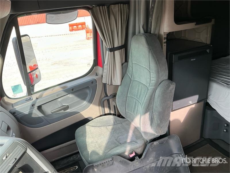 Freightliner Cascadia 125 T/A Sleeper Truck Tractor وحدات الجر