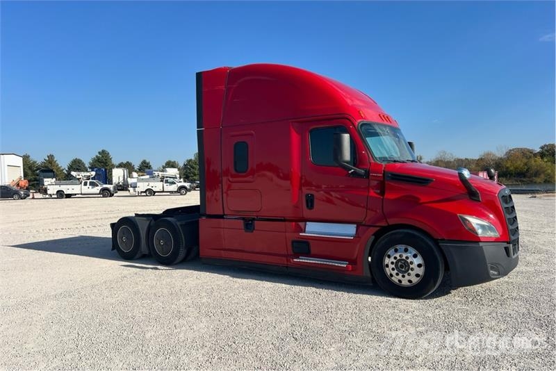 Freightliner Cascadia 126 6x4 T/A Sleeper Truck Tractor Vilcēji