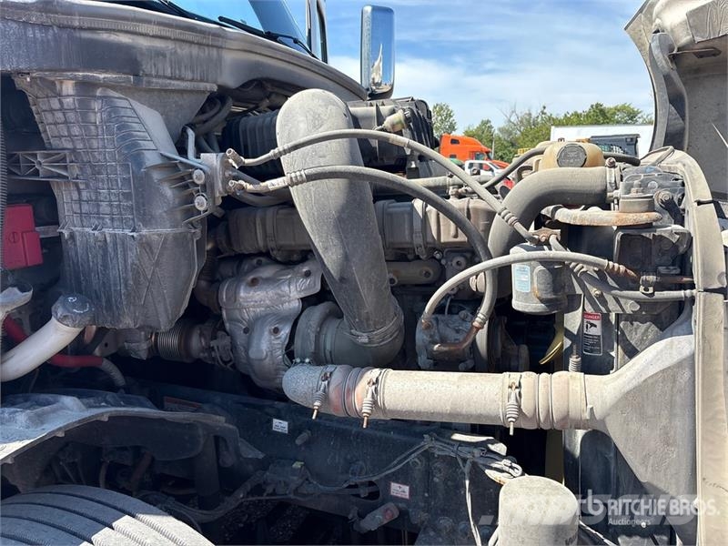 Freightliner Cascadia 126 6x4 T/A Sleeper Truck Tractor Traktorske jedinice