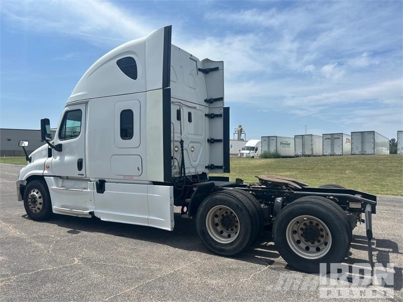 Freightliner Cascadia 125 Vetopöytäautot