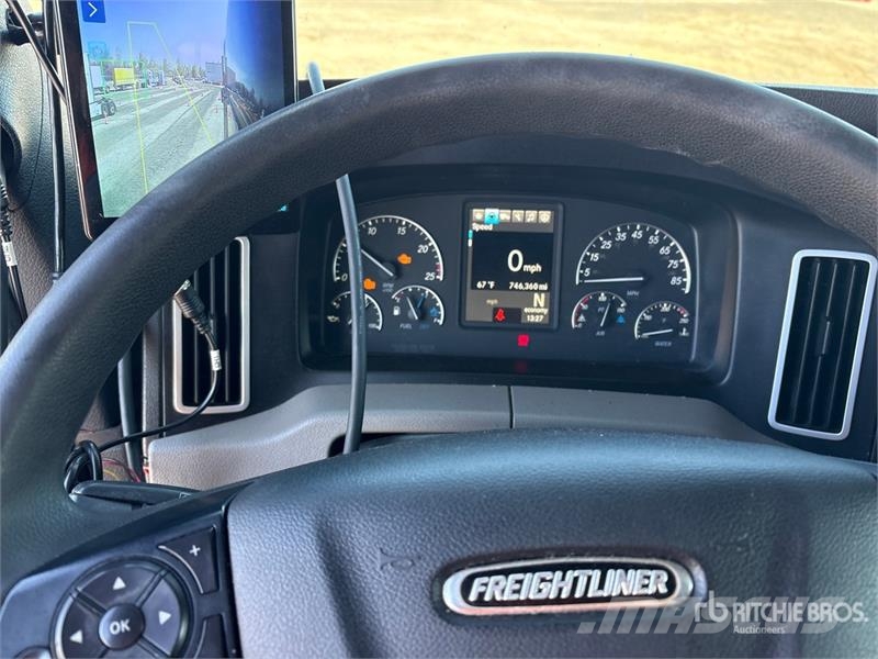 Freightliner Cascadia 126 6x4 T/A Sleeper Truck Tractor Autotractoare