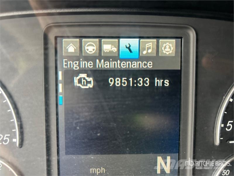 Freightliner Cascadia 126 6x4 Rebuilt Title** T/A Sleeper Truck Trekkers