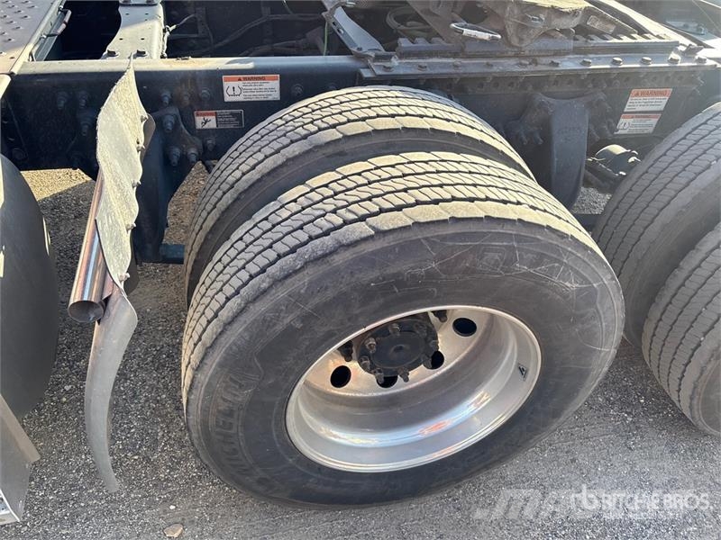 Freightliner Cascadia 126 Влекачи