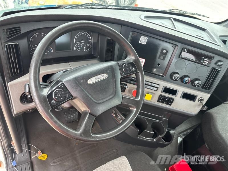 Freightliner Cascadia 126 Çekiciler