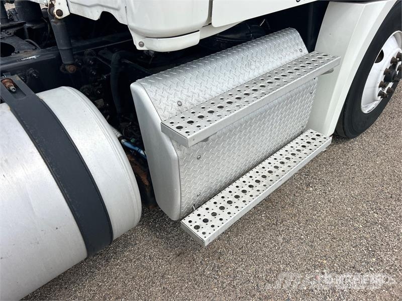 Freightliner Cascadia 126 Prime Movers