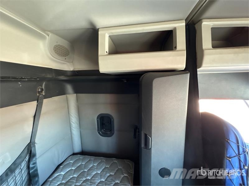 Freightliner Cascadia 126 Тягачі