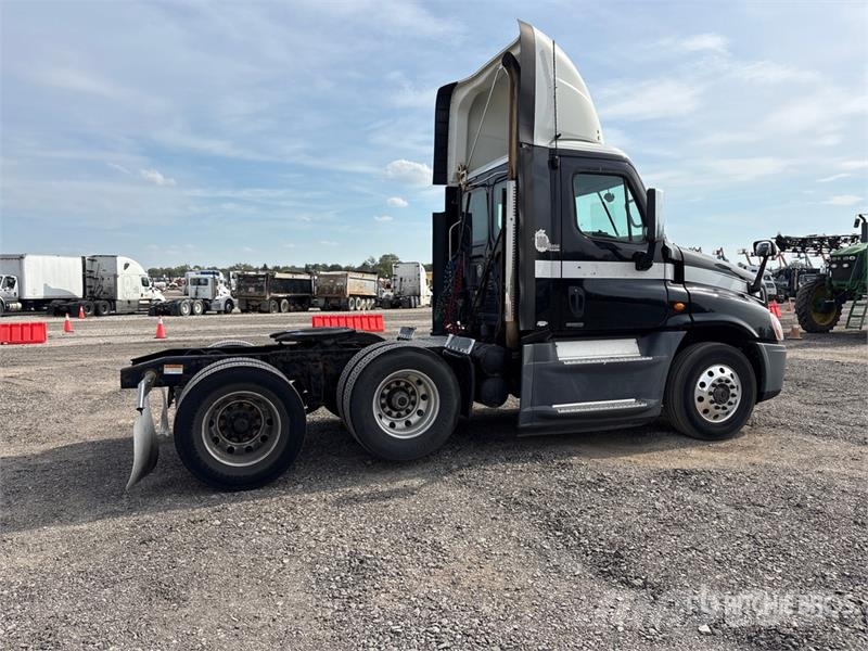 Freightliner Cascadia 125 Tractor Units