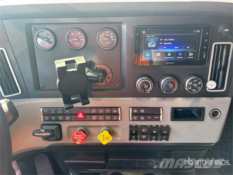 Freightliner Cascadia 126 曳引機組件
