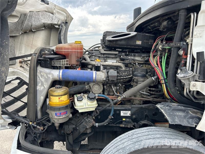 Freightliner Cascadia 126 6x4 Rebuilt Title** T/A Sleeper Truck Trekkers