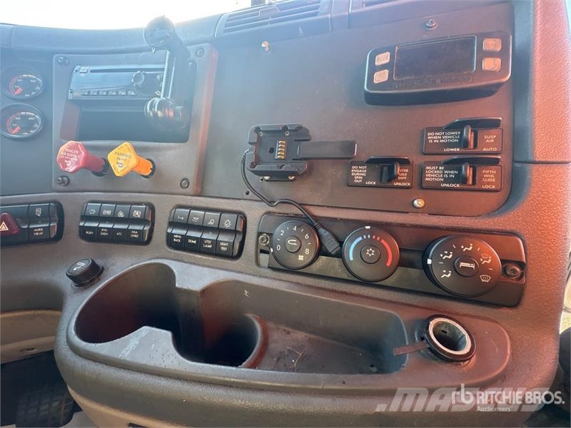 Freightliner Cascadia 125 Vilcēji