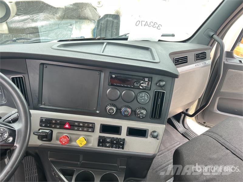 Freightliner Cascadia 116 وحدات الجر
