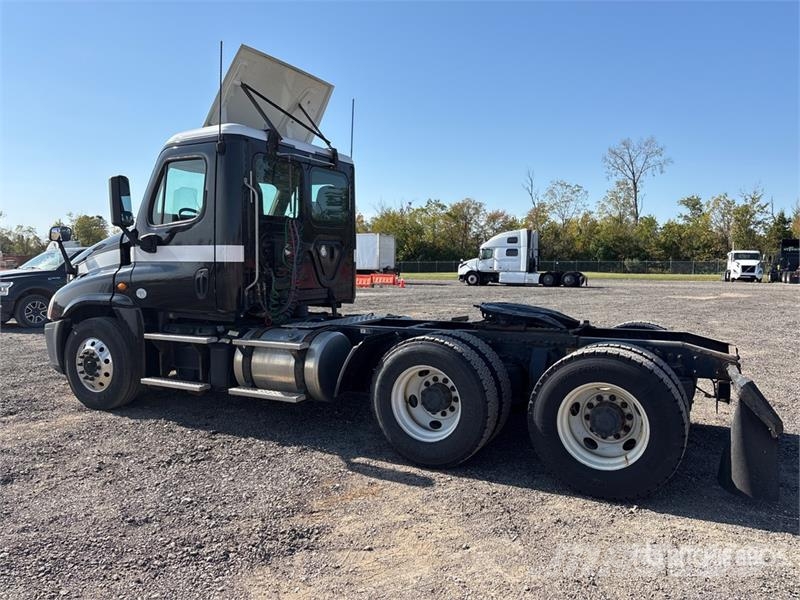 Freightliner Cascadia 125 Nyergesvontatók