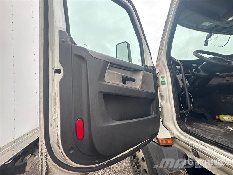 Freightliner Cascadia 126 6x4 T/A Sleeper Truck Tractor Tractores (camiões)