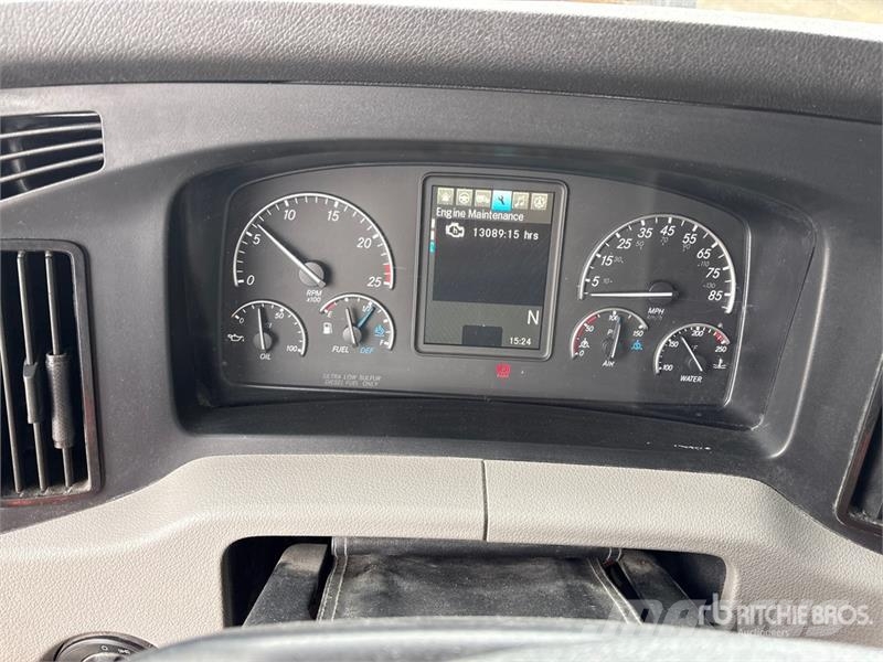 Freightliner Cascadia 126 6x4 T/A Sleeper Truck Tractor 牵引车