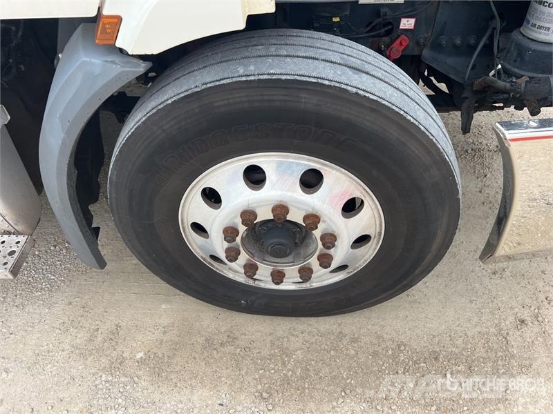 Freightliner Cascadia 116 وحدات الجر