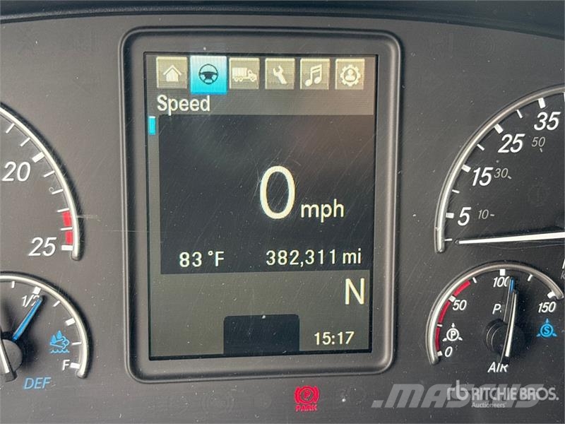 Freightliner Cascadia 126 6x4 T/A Sleeper Truck Tractor 牵引车