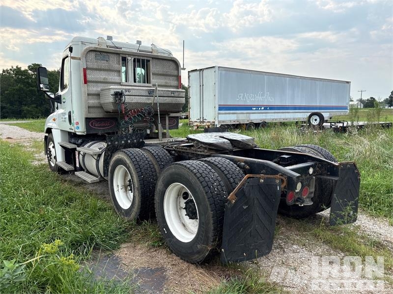 Freightliner Cascadia 125 Vilcēji