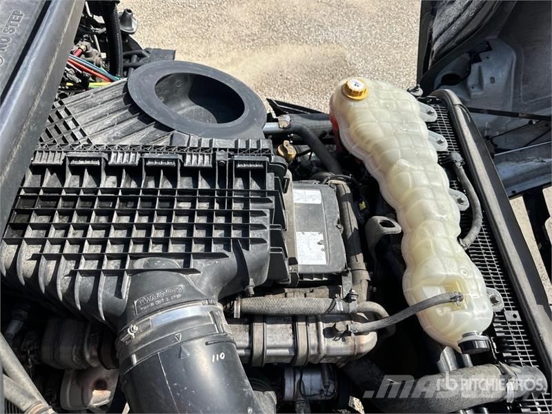 Freightliner Cascadia 126 6x4 T/A Sleeper Truck Tractor Motrici e Trattori Stradali