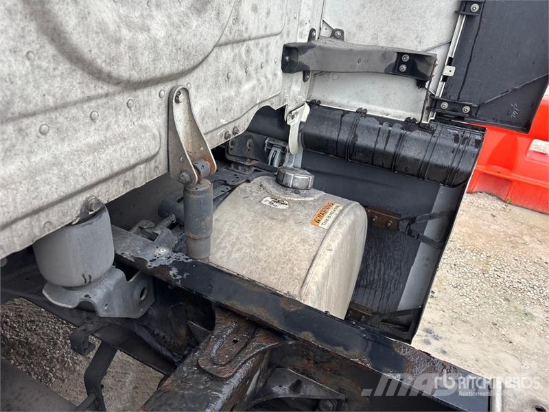 Freightliner Cascadia 126 6x4 T/A Sleeper Truck Tractor Влекачи