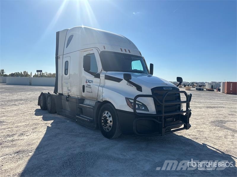 Freightliner Cascadia 126 6x4 T/A Sleeper Truck Tractor Motrici e Trattori Stradali