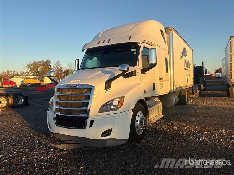Freightliner Cascadia 116 4x2 Van Truck Sanduk kamioni