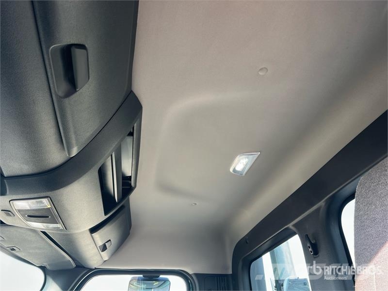 Freightliner Cascadia 126 Truck Tractor Units