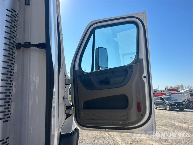 Freightliner Cascadia 125 Prime Movers