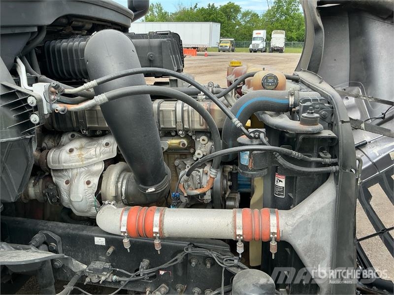 Freightliner Cascadia 126 6x4 T/A Sleeper Truck Tractor Dragbilar
