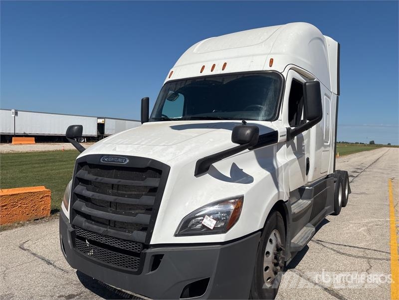 Freightliner Cascadia 126 6x4 T/A Sleeper Truck Tractor Sattelzugmaschinen