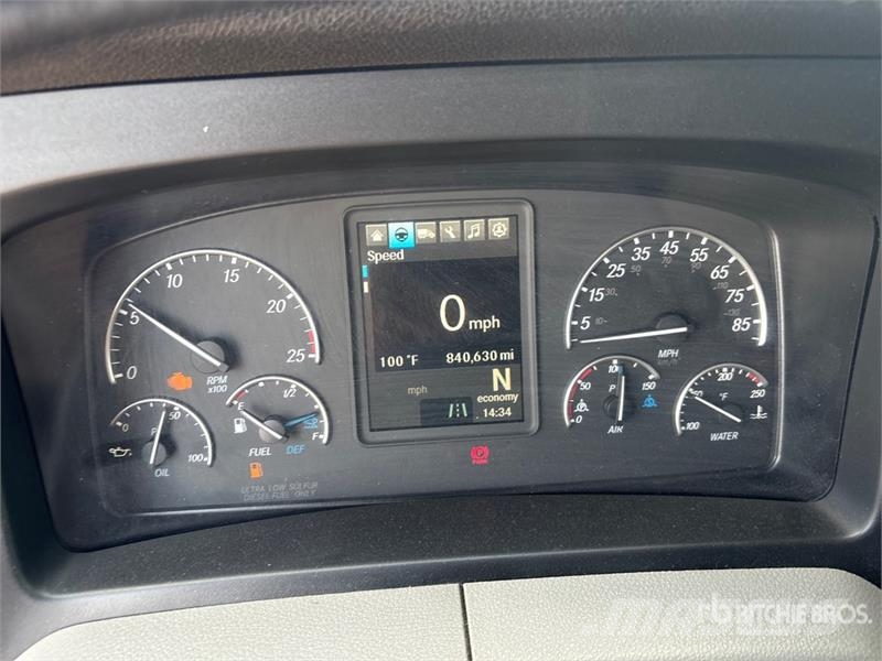 Freightliner Cascadia 126 6x4 T/A Sleeper Truck Tractor Dragbilar