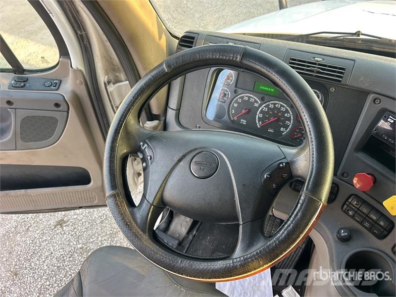 Freightliner Cascadia 125 6x4 T/A Sleeper Truck Tractor Τράκτορες