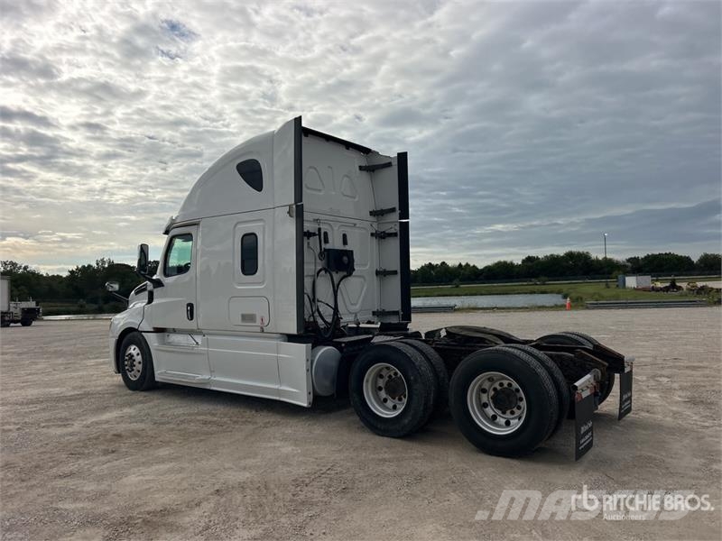 Freightliner Cascadia 126 6x4 T/A Sleeper Truck Tractor Tractores (camiões)